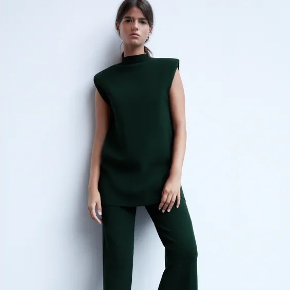 Zara knit sleeveless top w/ shoulder pads Small - Picture 2 of 7